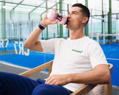 Herbalife và Cristiano Ronaldo mang dinh dưỡng hiệu suất cao vào thói quen hàng ngày với chiến dịch “Fuel Like Ronaldo”
